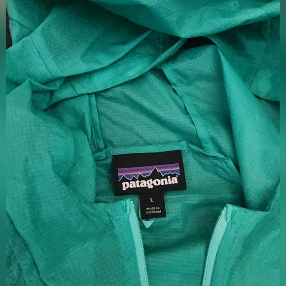 Patagonia Lightweight Rain Jacket - Picture 2 of 2